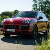 Porsche Cayenne GTS Slide